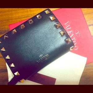 COPY - Valentino Garavani Rockstud wallet